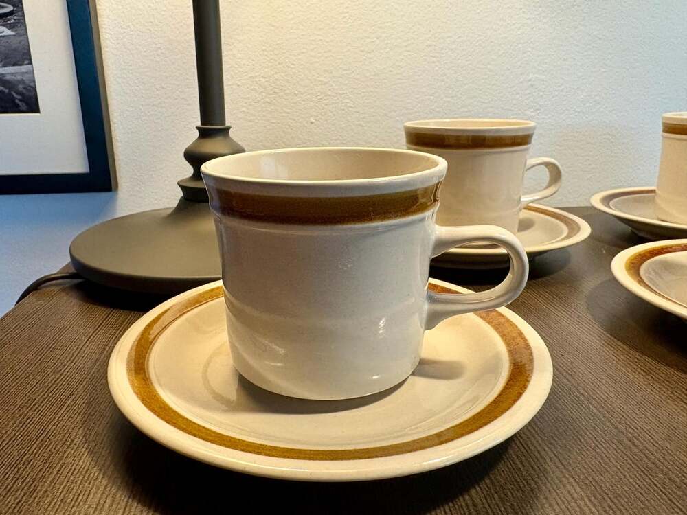 Set of 4 Daniele Sand Pebbles Collection stoneware vintage mugs and saucers - ma